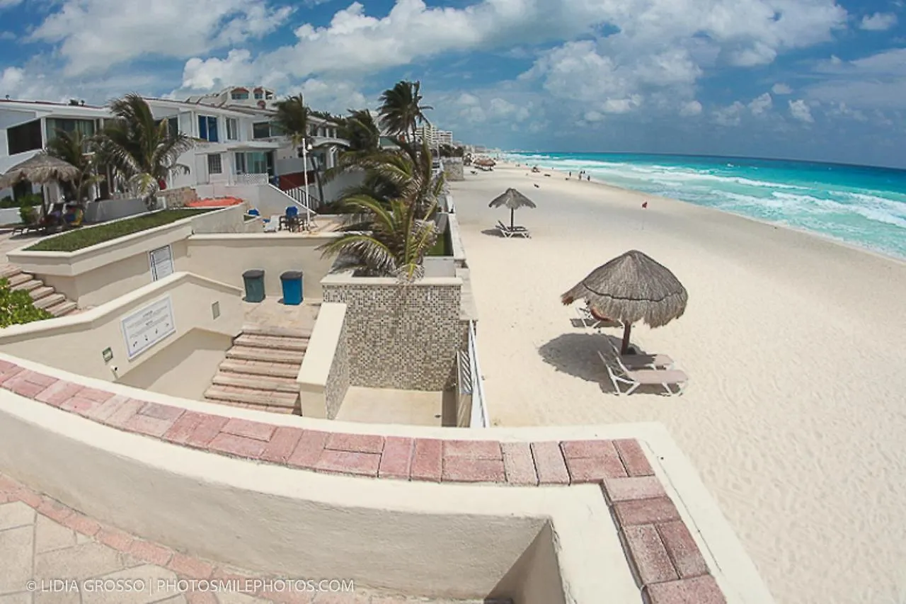 Brisas Shores Ocean View Terrace Apartments, Beach And Pool, Cancun Hotel Zone Apartment