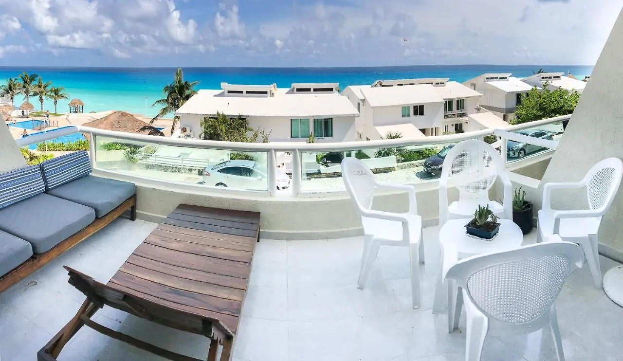 Brisas Shores Ocean View Terrace Apartments, Beach And Pool, Cancun Hotel Zone