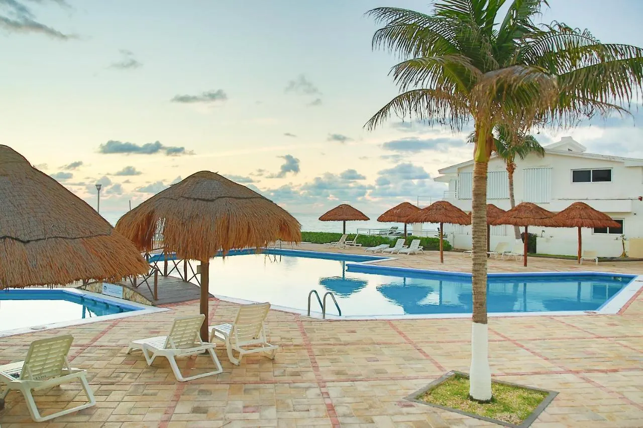 Brisas Shores Ocean View Terrace Apartments, Beach And Pool, Cancun Hotel Zone 0*,  Mexico