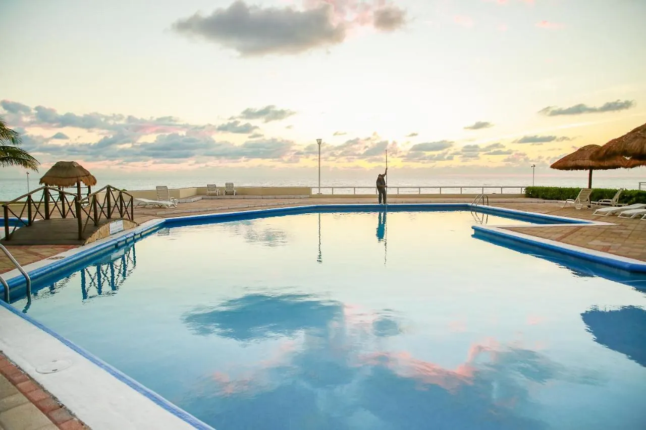 Apartment Brisas Shores Ocean View Terrace Apartments, Beach And Pool, Cancun Hotel Zone Mexico
